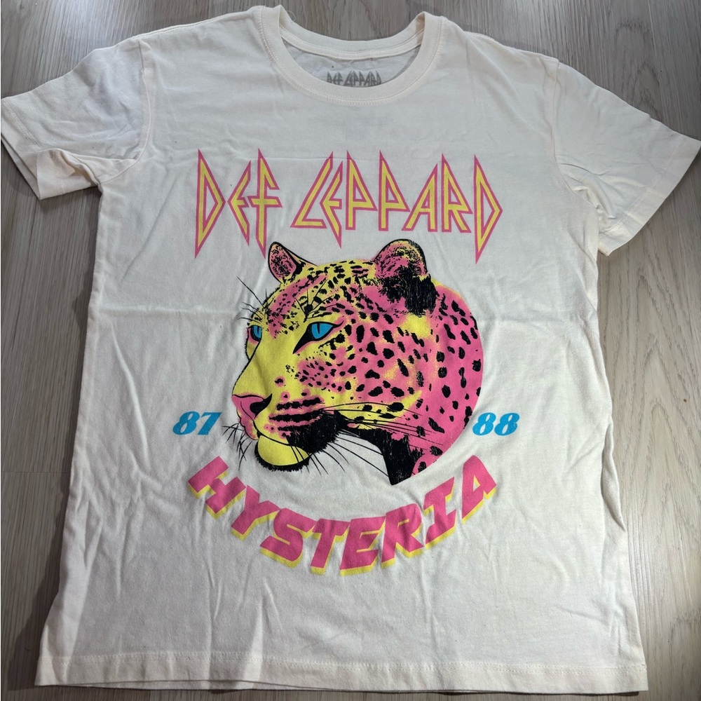 Women's Def Leppard Short Sleeve Graphic T-Shirt